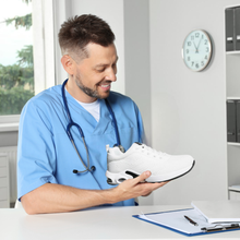 Lade das Bild in den Galerie-Viewer, OrthoCare – Ergonomische & gesunde Schuhe für mehr Bewegung & Gewichtsverlust