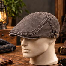 Lade das Bild in den Galerie-Viewer, Vintage Jeans-Schiebermütze aus Bio-Baumwolle – Handgefertigt