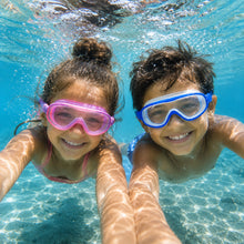 Lade das Bild in den Galerie-Viewer, AquaBlick Kinder-Schwimmbrille | Beschlagfrei · Auslaufsicher · Kein Haareziehen
