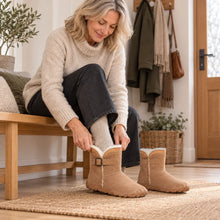 Lade das Bild in den Galerie-Viewer, ThermoHug – Ergonomische, wasserdicht &amp; rutschfest Barfuß-Winterstiefel
