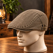 Lade das Bild in den Galerie-Viewer, Vintage Jeans-Schiebermütze aus Bio-Baumwolle – Handgefertigt
